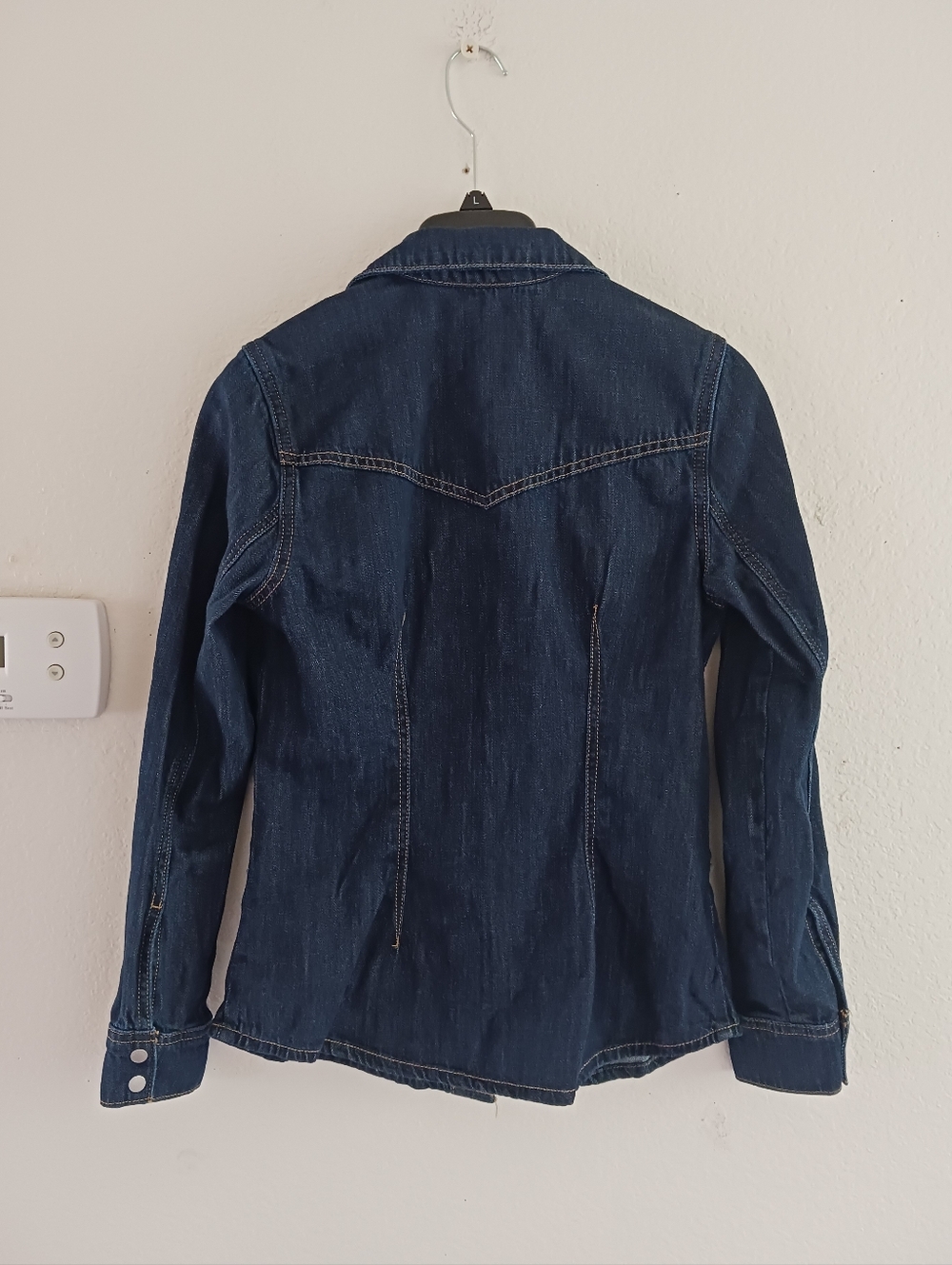 Universal Thread Dark Wash Tailored Button-Up Denim Shirt - Picture 4 of 6
